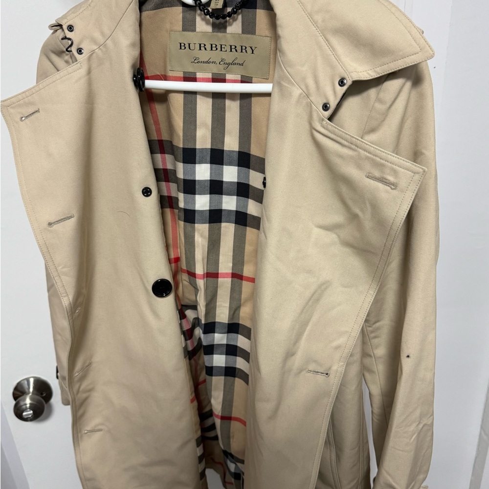 AUTHENTIC BURBERRY WOMEN COAT